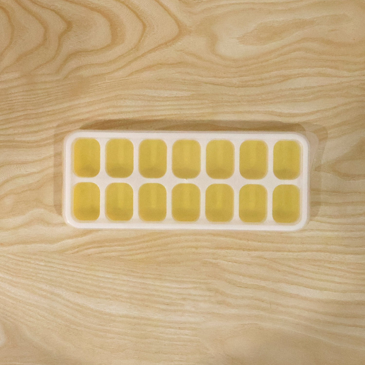 Ice tray for daily kitchen use and beverage cooling